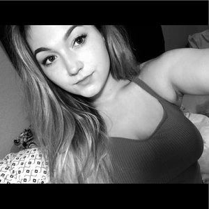 Meet your Posher, Brittney